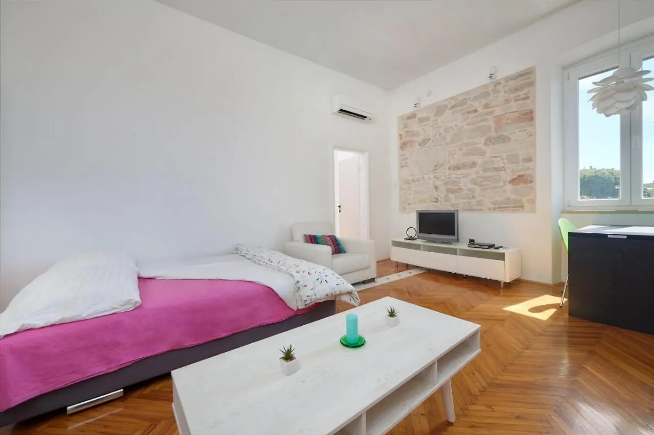 Excellent City Apartment In Antic Pula